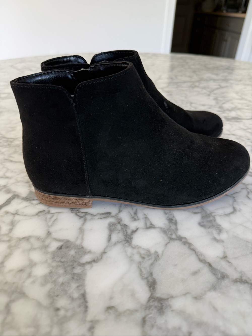 Girls Cat & Jack Faux Suede Black Ankle Boots - size 3